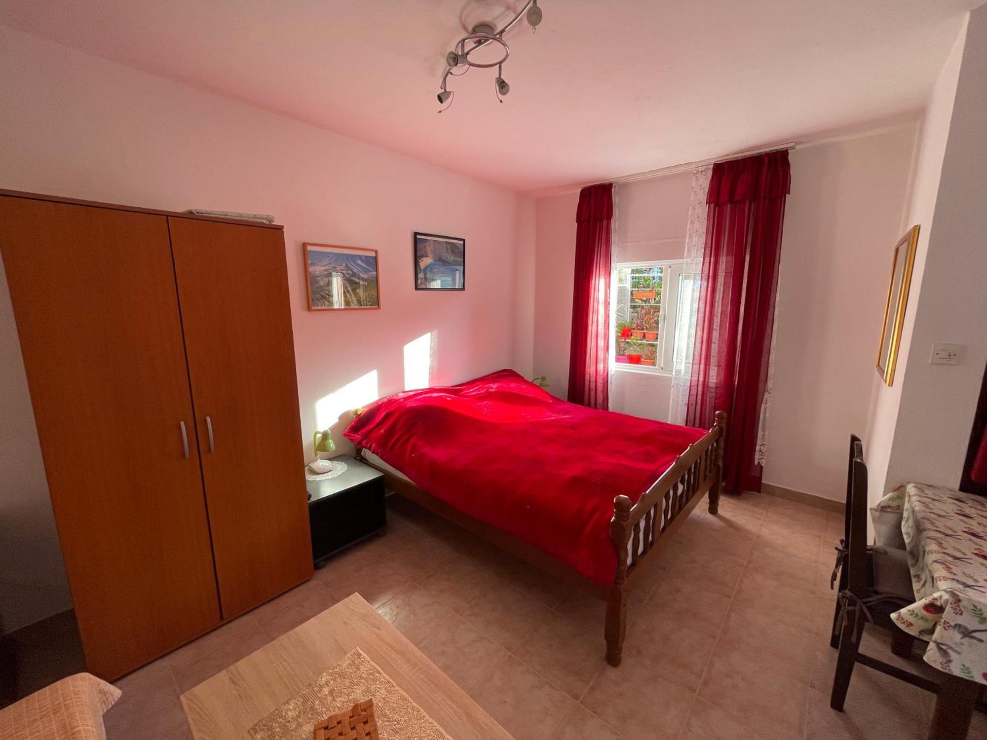 Studio Max Bijela Luaran gambar